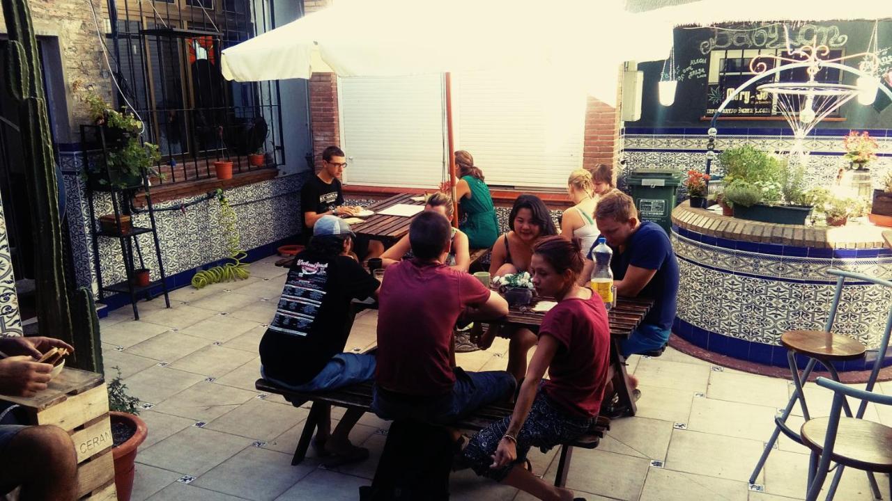 Casa Babylon Backpakers Hostel مالقة المظهر الخارجي الصورة